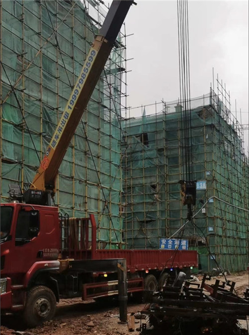 霞浦县“慢工细活”—— 吊车的 “微动控制” 技术